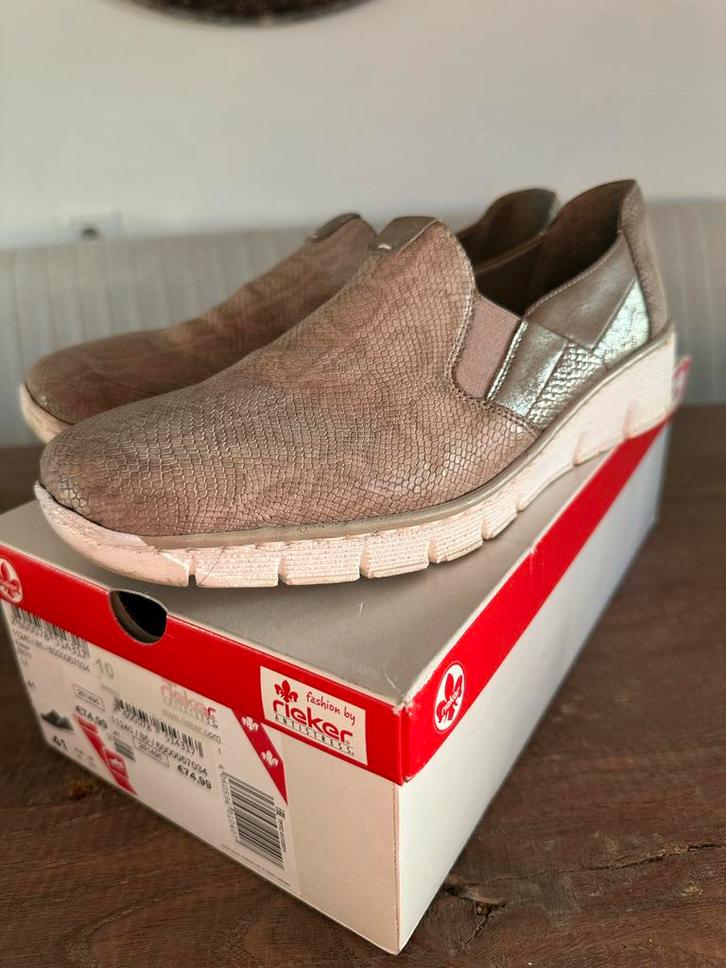 Rieker Dames Instappers Maat 41, Kleding | Dames, Schoenen, Zo goed als nieuw, Instappers, Beige, Ophalen of Verzenden