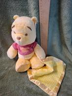 Winnie de Pooh met dekentje plush, Ophalen of Verzenden, Winnie de Poeh of vrienden, Beeldje of Figuurtje