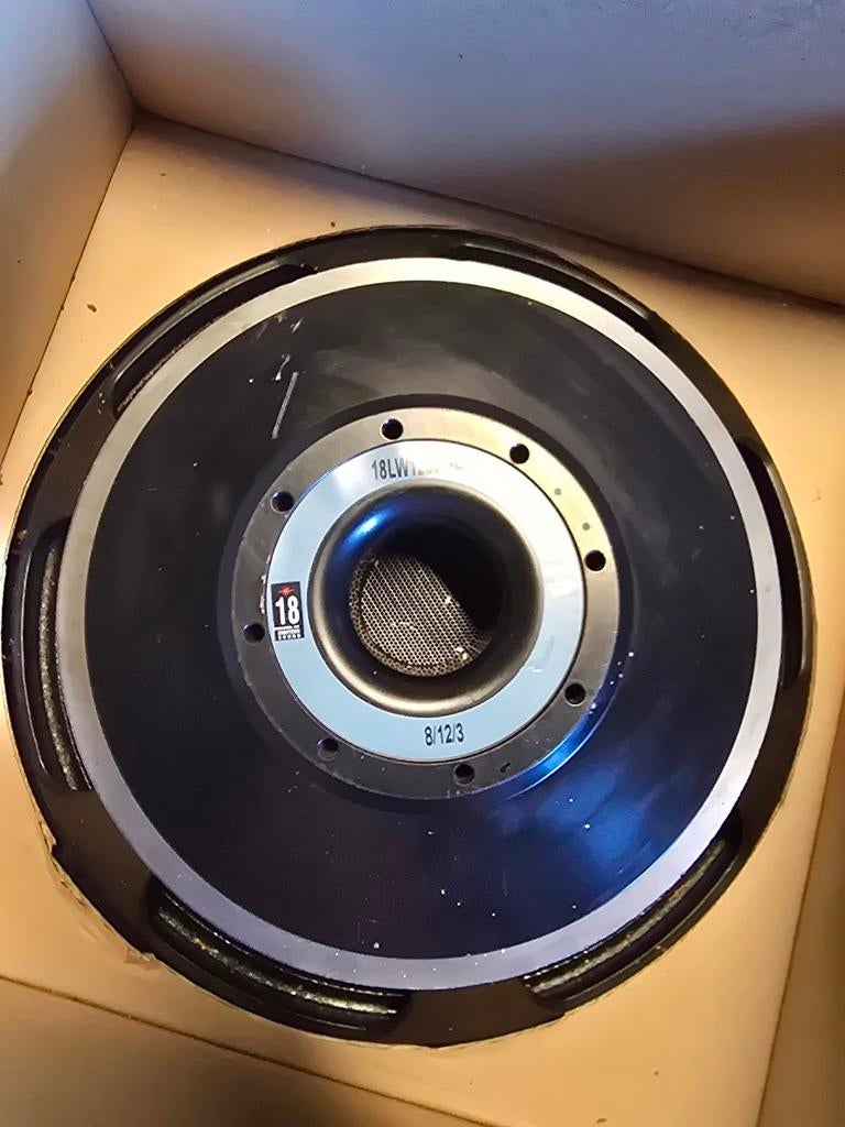 speaker eighteen sound 18 inch model 18LW1250, Ophalen, Zo goed als nieuw