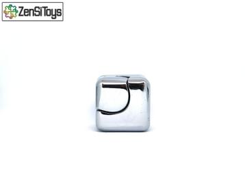 Fidget Cube Zilver  beschikbaar voor biedingen