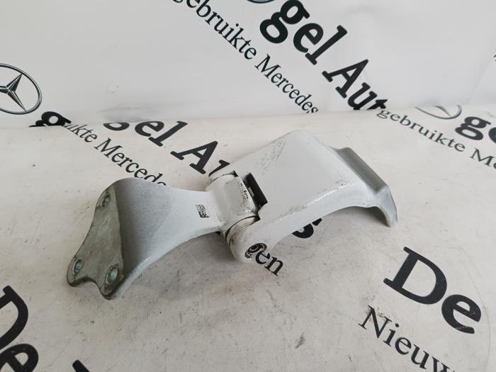 Scharnier deur links-achter van een Mercedes Vito, Auto-onderdelen, Gebruikt, -, Ophalen of Verzenden, -