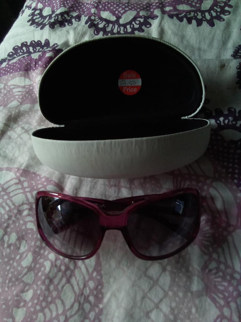 dames zonnebril in houder, Antiek en Kunst, Ophalen