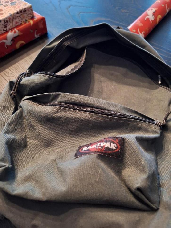 Eastpak rugzak - Groen, en zwarte abn amro rugzak, Sieraden, Tassen en Uiterlijk, Tassen | Rugtassen, Gebruikt, Eastpak, 25 tot 40 cm