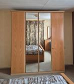 Kledingkast met eventueel een bed, kaptafel, Ophalen of Verzenden, Zo goed als nieuw, 50 tot 75 cm