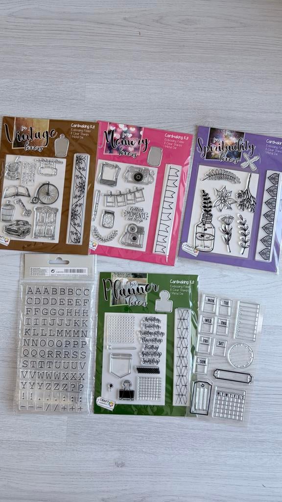 Grote doos vol diverse stempels - Clearstamps & Hout, Hobby en Vrije tijd, Stempelen, Ophalen of Verzenden, Gebruikt, Clearstamp