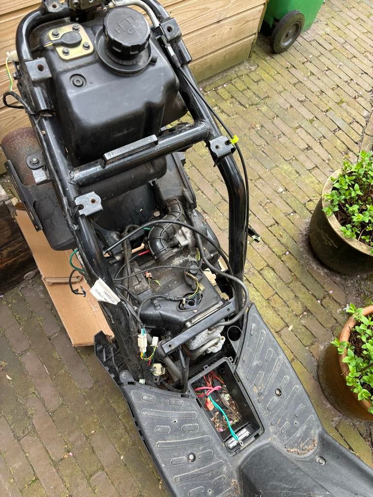 Peugeot Kisbee frame en motorblok, Ophalen, Gebruikt, Frame, Peugeot