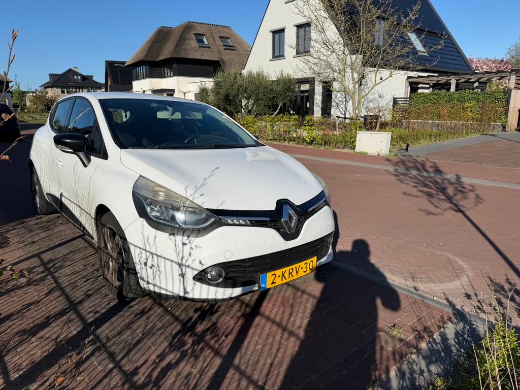 Renault Clio 0.9 TCE 66KW 5-DRS 2013 Wit, Auto's, Renault, Particulier, Clio, Benzine, A, Hatchback, Handgeschakeld, Origineel Nederlands