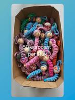 leuke kleine wormpjes als sleutelhanger of tractatie op scho, Ophalen of Verzenden, Haken, Patroon of Boek