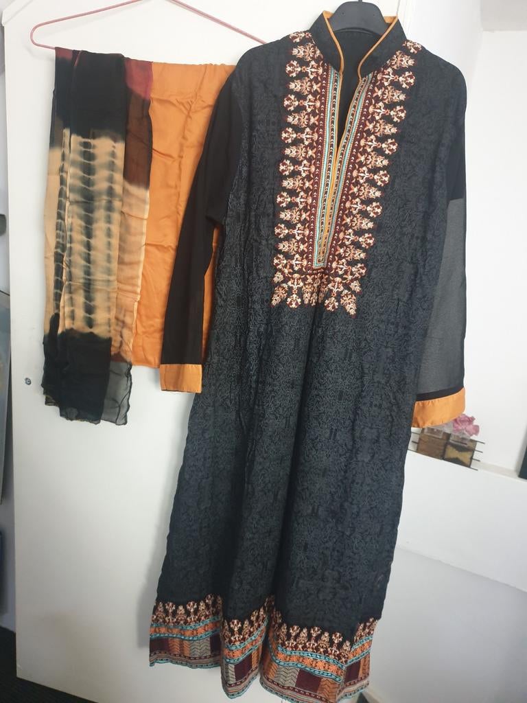 Indiase Kamiz Salwar 3-delige set met borduurwerk maat XL ni, Kleding | Dames, India, Ophalen of Verzenden, Nieuw