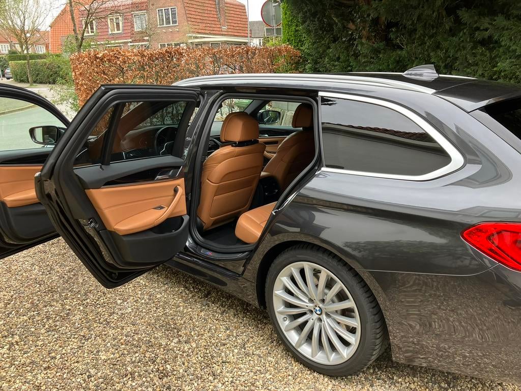 BMW 5-Serie 520i 184pk Aut. 2019 Grijs, 1998 cc, Achterwielaandrijving, 4 cilinders, 2000 kg