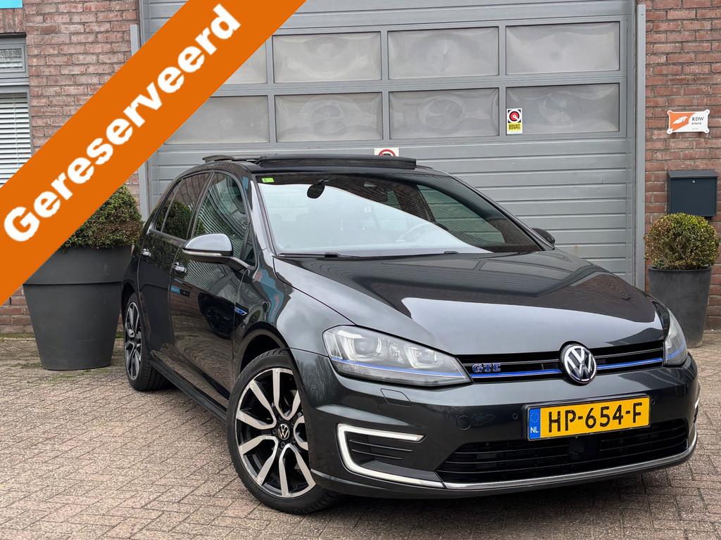 Volkswagen Golf 1.4 TSI GTE GERESERVEERD! (bj 2015), Auto's, 4 cilinders, Zwart, 1499 kg, 48 km