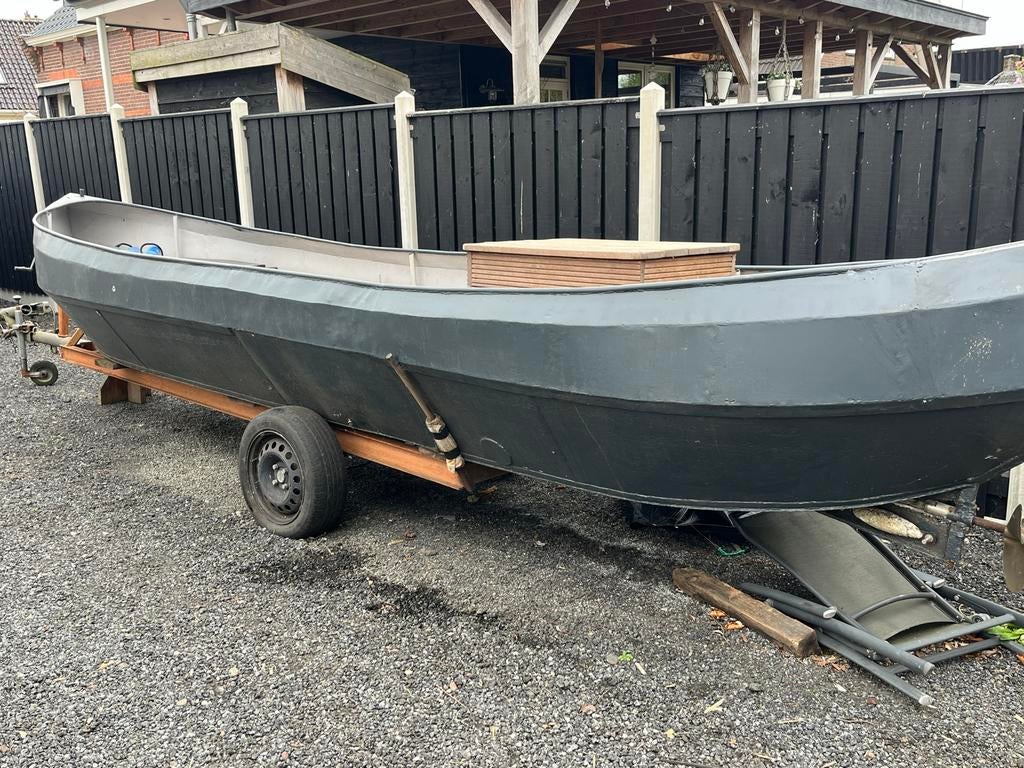 Stalen boot met Ferryman motor en trailer, Ophalen, Gebruikt, Staal, Binnenboordmotor