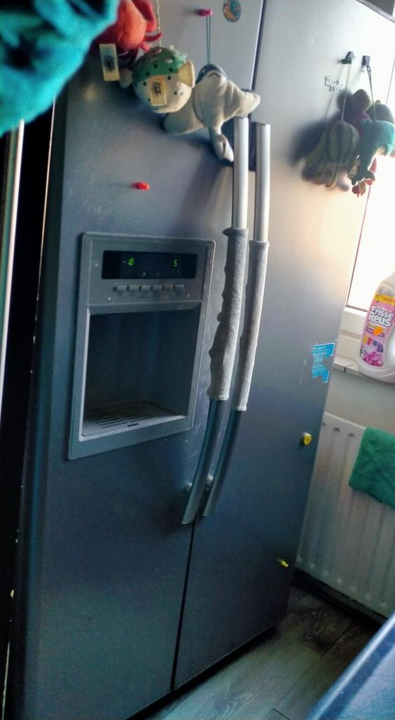 Amerikaanse koelkast Whirlpool, Gebruikt, 200 liter of meer, 60 cm of meer, Met aparte vriezer