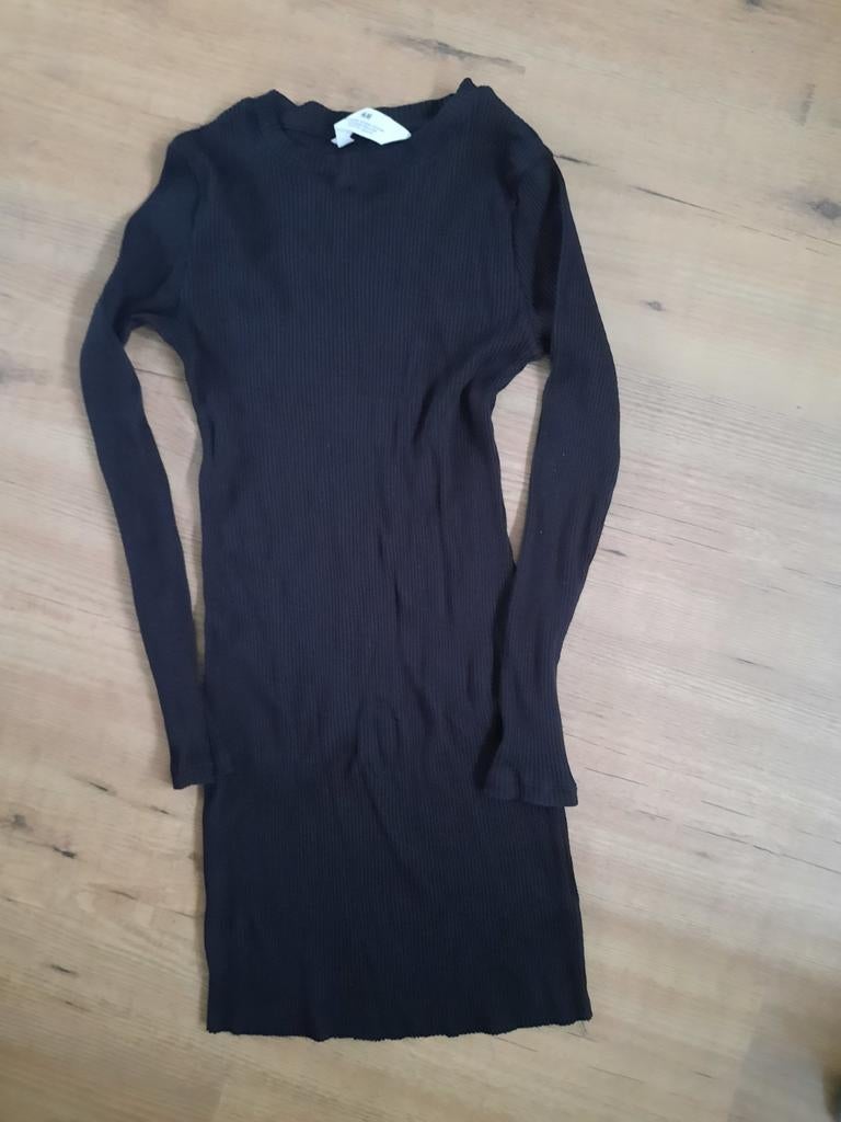 Zwarte geribbelde jurk H&M 134, Kinderen en Baby's, Kinderkleding | Maat 134, Ophalen of Verzenden