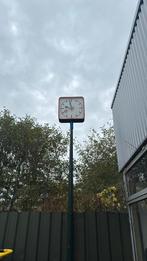 NS STATIONSKLOK, Ophalen