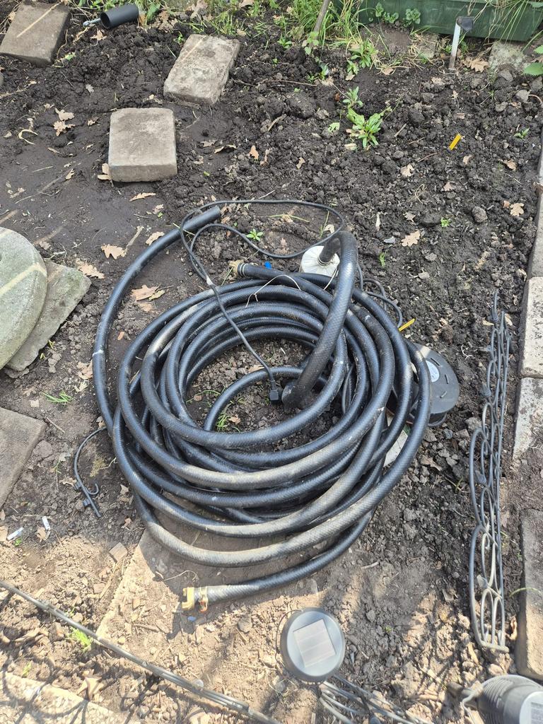 Aanzuigslang rubber nog nooit gebruikt, Tuin en Terras, Tuinslangen, Ophalen of Verzenden, Zo goed als nieuw, Tuinslang