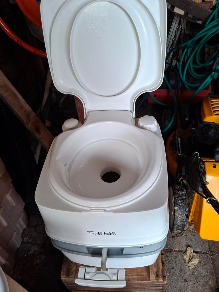 Toilet chemisch, Ophalen, Zo goed als nieuw