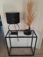 Sidetable Industrieel – Zwart Metaal met Glas, Ophalen, 100 tot 150 cm, Zo goed als nieuw, Glas