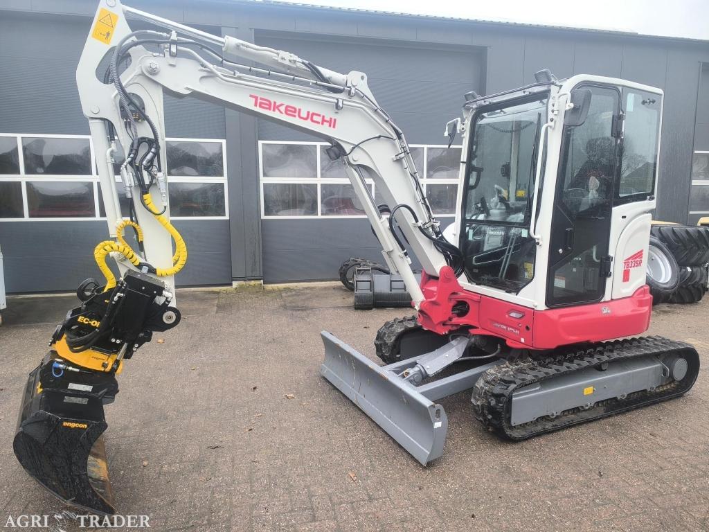 TAKEUCHI TB335R, -, Niet opgegeven, Ophalen of Verzenden, Niet opgegeven