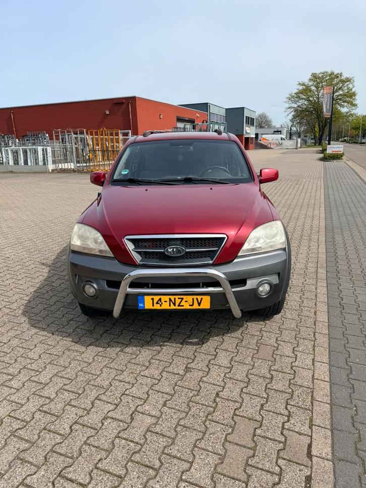 Kia Sorento 2.4 I 16V 2004 Rood, Auto's, Kia, Particulier, Sorento, 4x4, ABS, Achteruitrijcamera, Airbags, Airconditioning, Apple Carplay