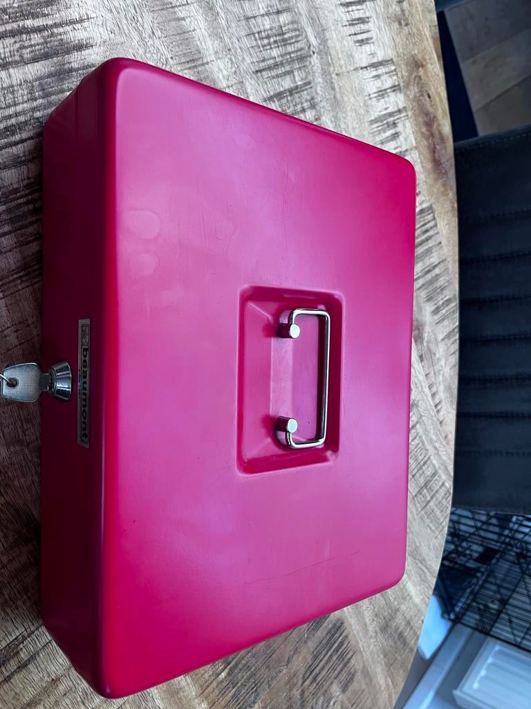Beaumont Geldkistje - Rood met Sleutel, Verzamelen, Spaarpotten, Ophalen of Verzenden, Zo goed als nieuw