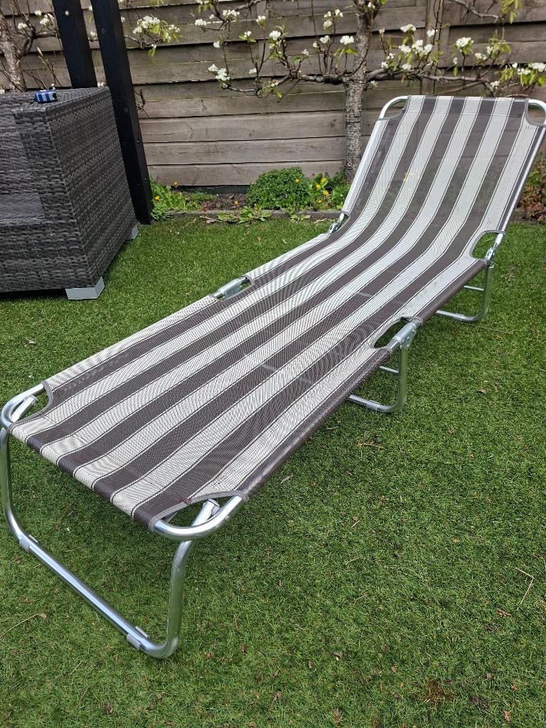 LIGBED / STRETCHER, Ophalen, Zo goed als nieuw