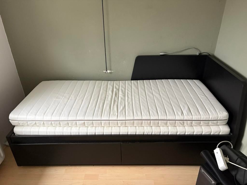 IKEA 1 -2 persoons bed zwart uitschuifbaar, Huis en Inrichting, Slaapkamer | Bedden, 90 cm, Eenpersoons, Zwart, Ophalen of Verzenden