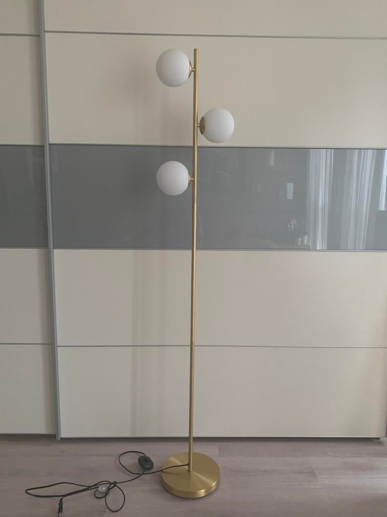 VT wonen vloerlamp met 3 melkglazen bollen - Nieuwstaat!, Huis en Inrichting, Lampen | Vloerlampen, Ophalen, Zo goed als nieuw
