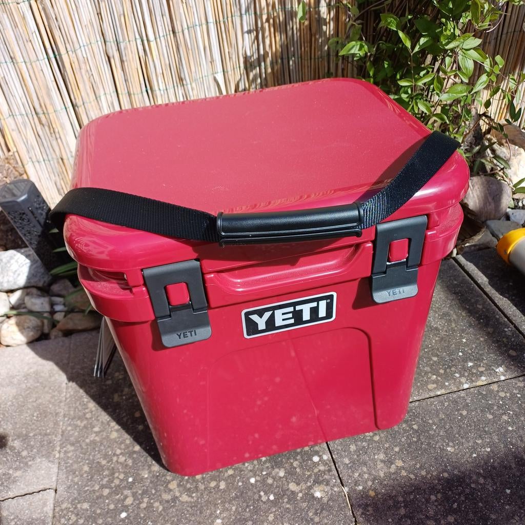 Nieuwe Yeti koelbox 24 liter inhoud.
Stevig om op te zitten, Caravans en Kamperen, Koelboxen, Ophalen of Verzenden, Nieuw, Koelelement