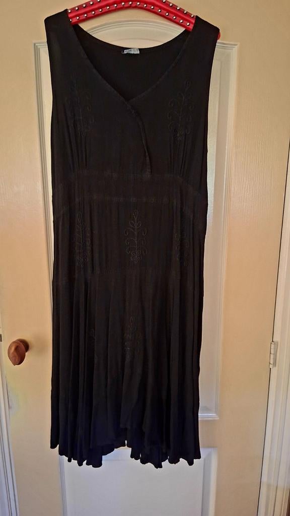 Prachtige zwarte Bora jurk, Ophalen, Zo goed als nieuw, Zwart