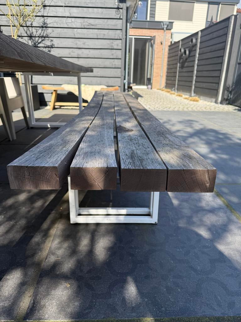 Robuuste Tuinbank met wit gepoedercoat onderstel, Tuin en Terras, Ophalen, Gebruikt, Hout