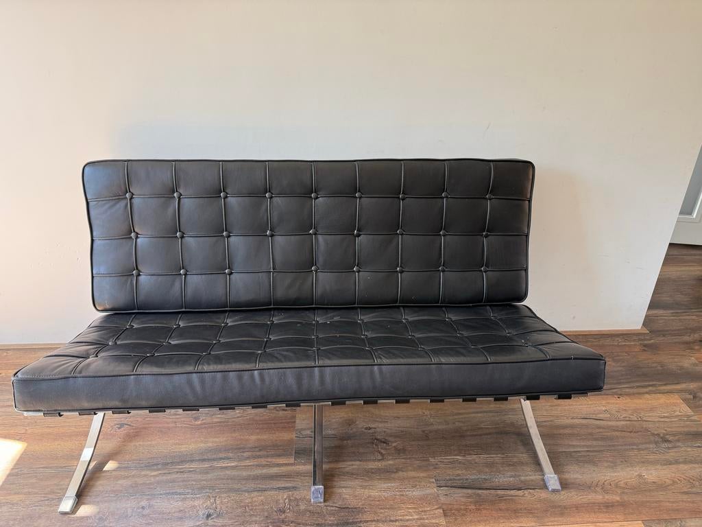 Stijlvolle Zwarte Leren Bank ‘Barcelona’ - Twee Zits, Huis en Inrichting, Banken | Voetenbanken en Poefen, Gebruikt, 125 cm of meer