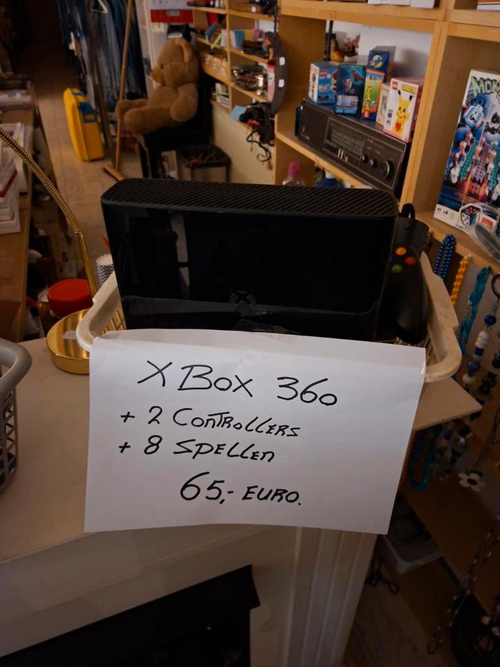 Goedwerkende Xbox  360, Spelcomputers en Games, Spelcomputers | Xbox 360, Gebruikt, 360 S, Met 2 controllers, Met games, Ophalen of Verzenden