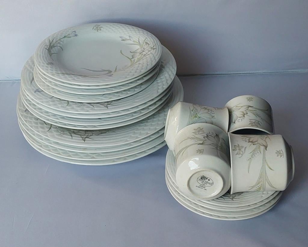 20 delig 12 borden 4 schotels en 4 kopjes daffodil 1985, Ophalen, Zo goed als nieuw, Porselein