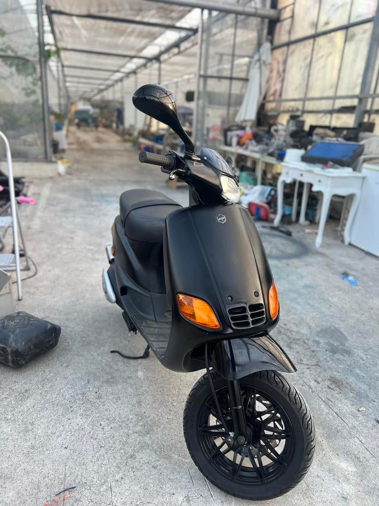 Piaggio zip type 2, Fietsen en Brommers, Scooters | Piaggio, Ophalen of Verzenden, Zo goed als nieuw, Tweetakt, Zip