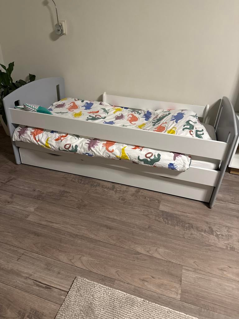 Peuter/kleuterbed met onderlade - Zo goed als nieuw, Kinderen en Baby's, Kinderkamer | Bedden, Ophalen, 70 tot 85 cm, 140 tot 160 cm