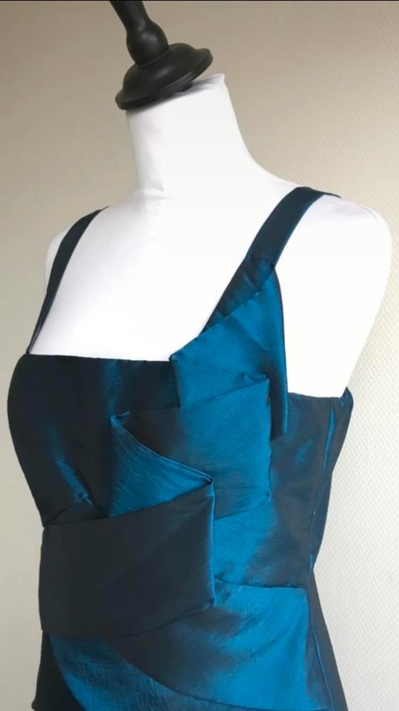 Chi Chi London Jurk Maat 12 (UK), Kleding | Dames, Jurken, Zo goed als nieuw, Maat 38/40 (M), Blauw, Knielengte, Ophalen of Verzenden