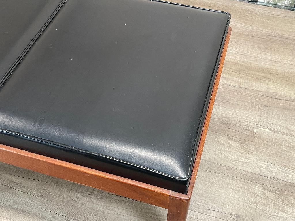 Vintage Bank bij TheReSales, Huis en Inrichting, Banken | Bankstellen, Ophalen, Minder dan 75 cm, Design, 150 tot 200 cm