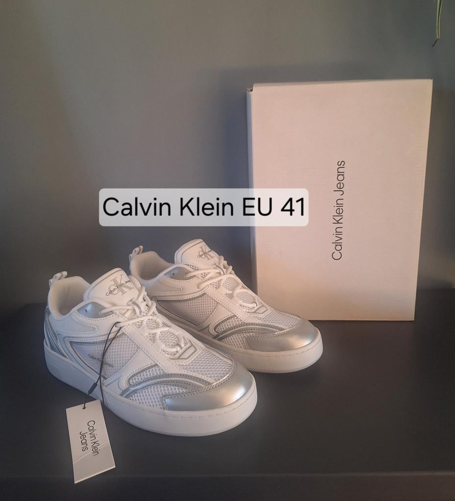 Nieuwe Calvin Klein Jeans uniseks wit zilver sneakers 41, Kleding | Dames, Wit, Nieuw, Ophalen of Verzenden, Sneakers of Gympen