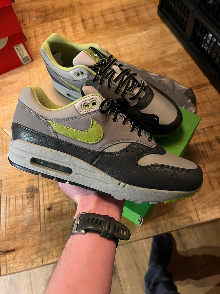 Air max 1 pear medium grey, Ophalen of Verzenden, Zo goed als nieuw, Overige kleuren