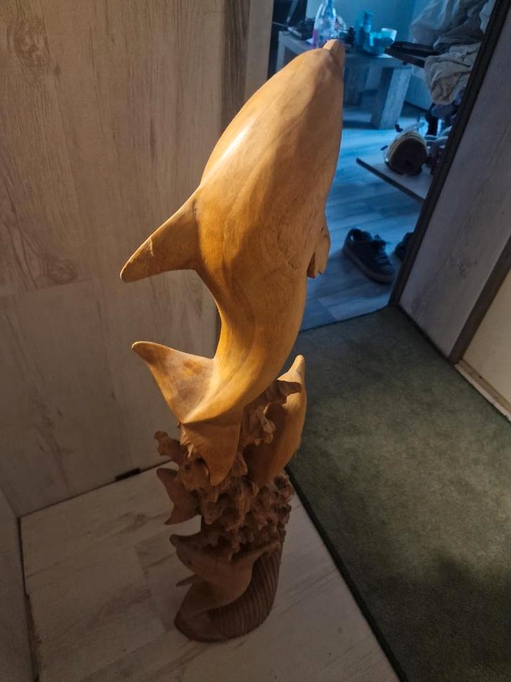 Handgesneden houten dolfijn beeld - Twee dolfijnen op voet, Antiek en Kunst, Kunst | Beelden en Houtsnijwerken, Ophalen of Verzenden