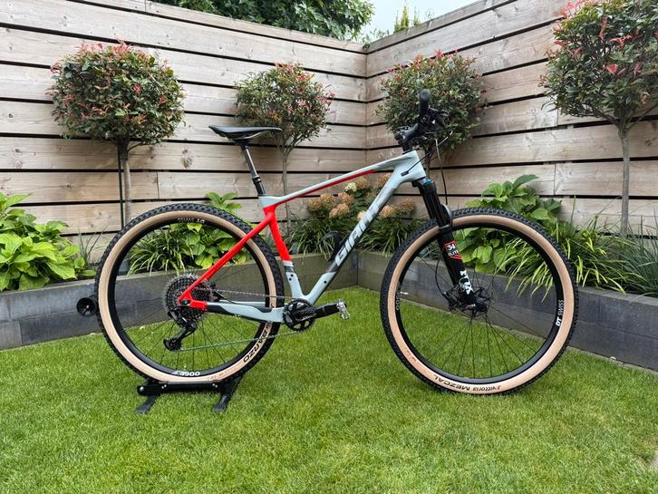 Giant XTC Advanced +1 Maat L. + Gratis extra set wielen 27,5, Fietsen en Brommers, Fietsen | Mountainbikes en ATB, Zo goed als nieuw