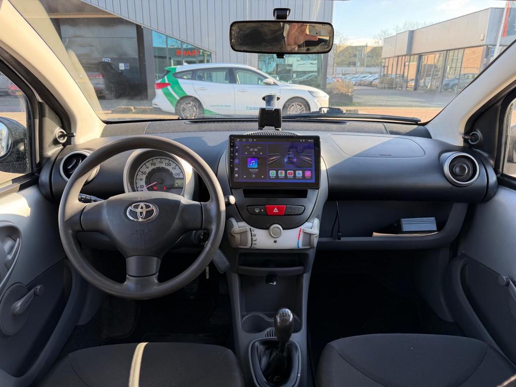 Toyota Aygo 1.0-12V/stuurbekrachtiging/Navi/Carplay/Nap/Apk/, Gebruikt, 4 stoelen, 68 pk, Origineel Nederlands