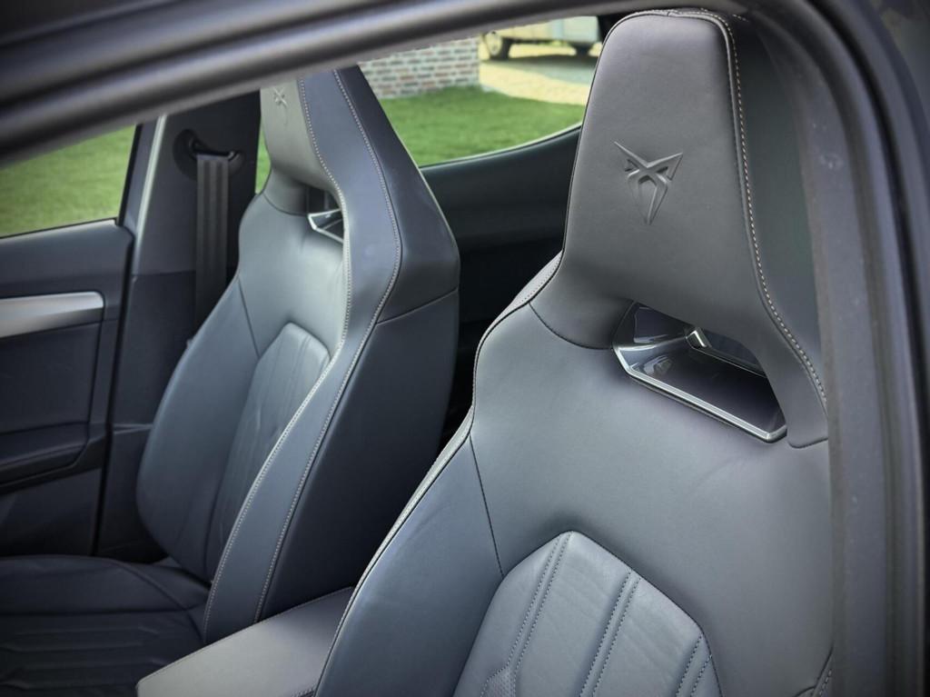 CUPRA Formentor 1.4 e-Hybrid VZ Copper Edition Panaramadak|C, Auto's, Cupra, Gebruikt, Zwart, 4 cilinders, Formentor