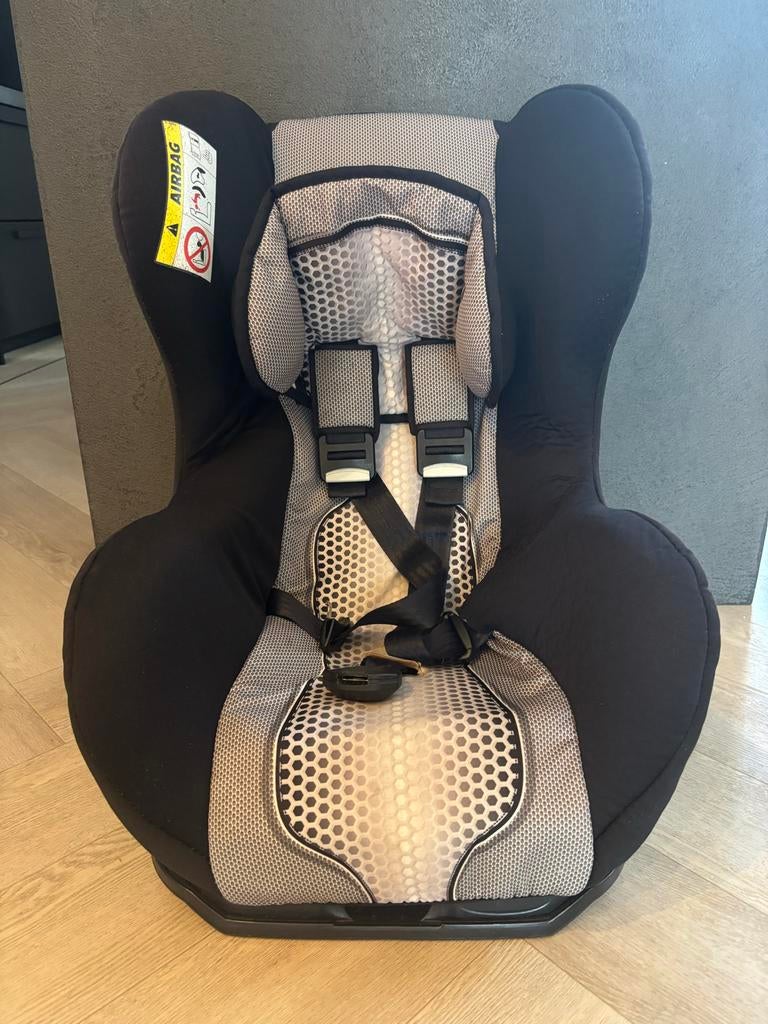 HEMA Kinderstoel 0-18 kg - Gebruikt en verstelbaar, 0 t/m 18 kg, Verstelbare rugleuning, Ophalen, Overige merken