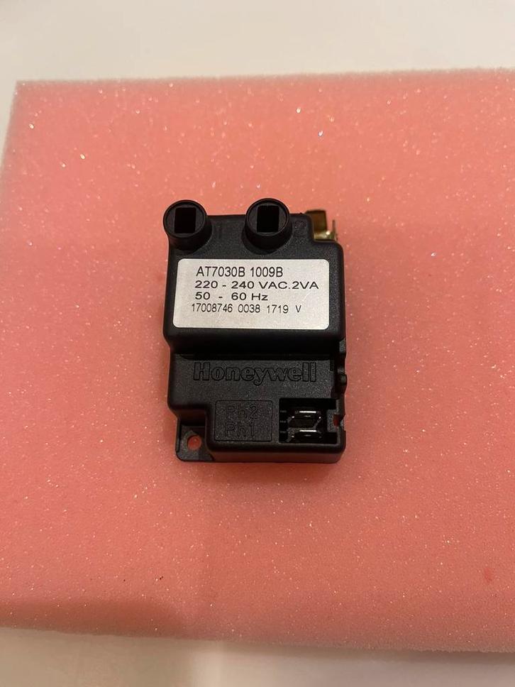 Honeywell AT7030B, Doe-het-zelf en Verbouw, Verwarming en Radiatoren, Zo goed als nieuw, Minder dan 30 cm, Minder dan 60 cm, Ophalen of Verzenden