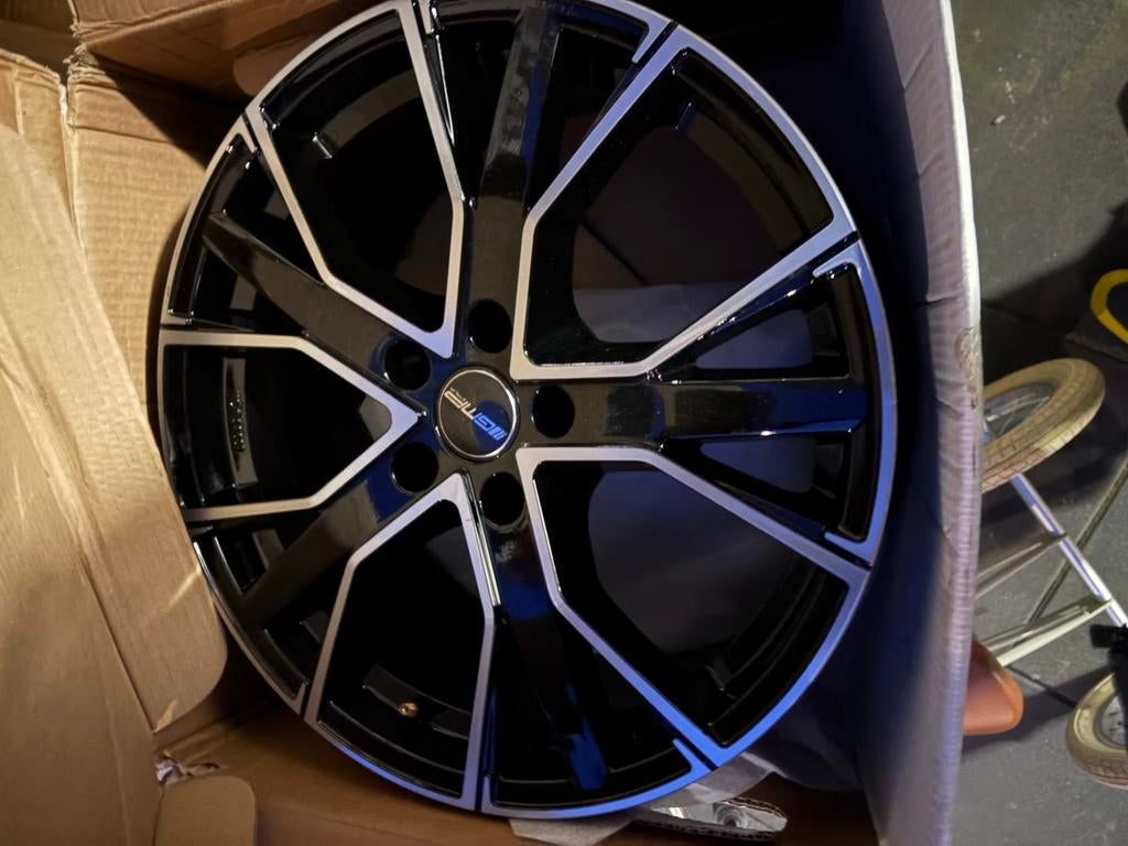 Velg nieuw Gmp italia gunner black diamond, Auto-onderdelen, Banden en Velgen, Velg(en), Zomerbanden, Nieuw, Ophalen