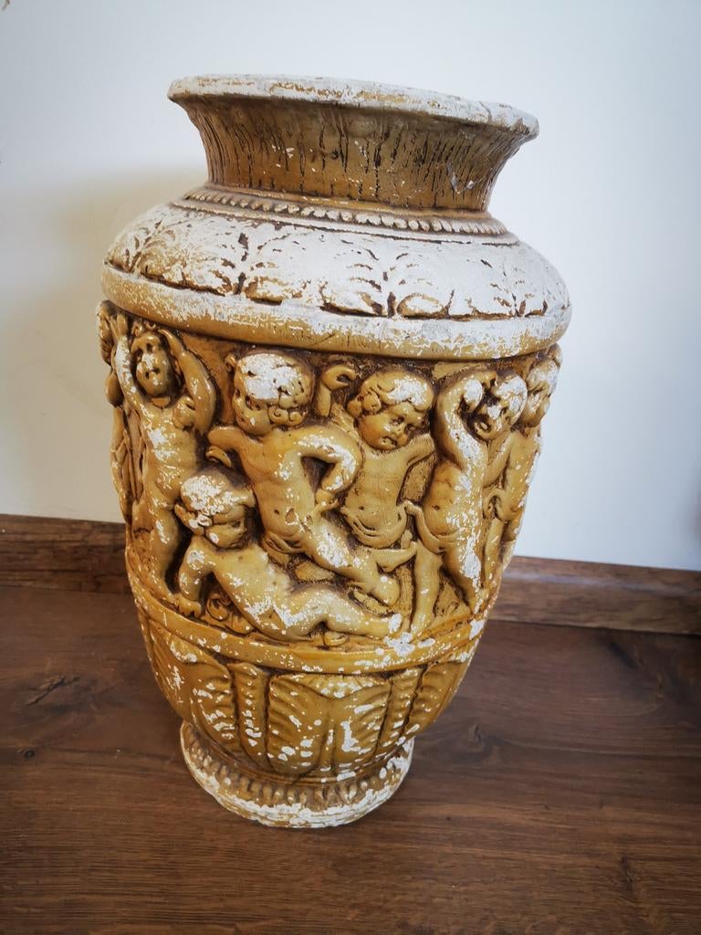 Italiaanse Capodimonte vaas met cherubijnen reliëf, Ophalen of Verzenden