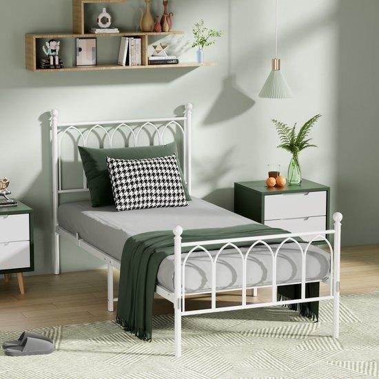 bed , met onderschuif bed en twee matrassen, Huis en Inrichting, Ophalen, Gebruikt, Eenpersoons, Hout