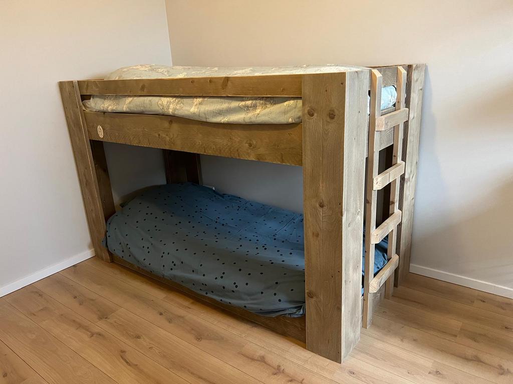 Saartje Prum stijgerhout stapelbed /  hoogslaper model Bries, Ophalen, Zo goed als nieuw